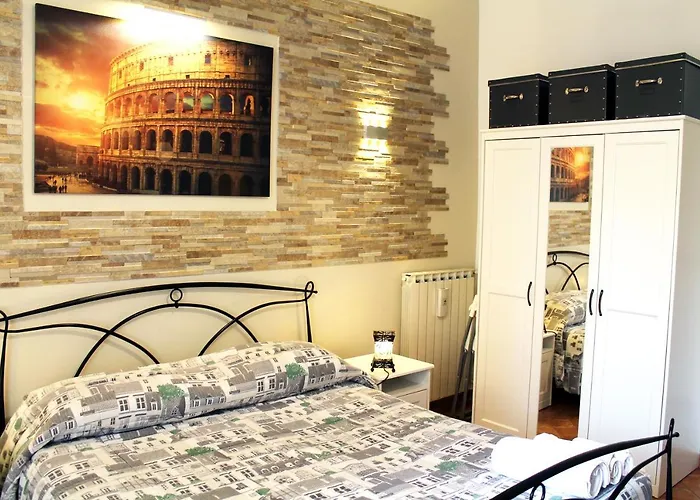 50 Passi Colosseo * Rome